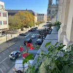 La Demeure Des Sacres - Cathedrale Bed & Breakfast Reims