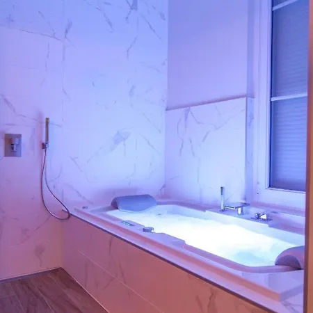 La Demeure Des Sacres - Cathedrale 4* Reims