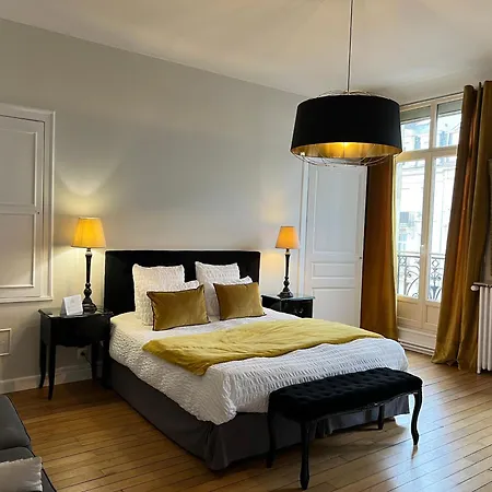Bed and Breakfast La Demeure Des Sacres - Cathedrale 4*