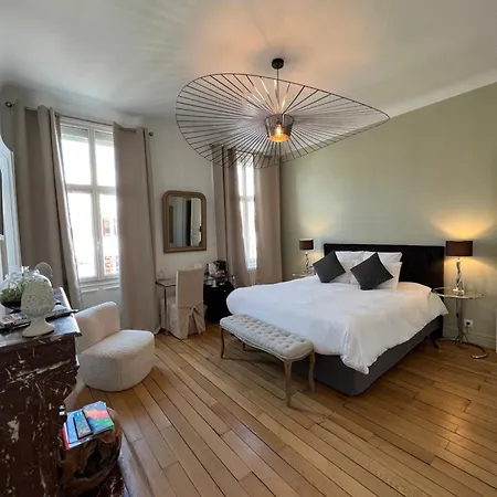 La Demeure Des Sacres - Cathedrale Bed & Breakfast