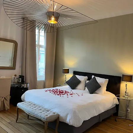 Bed & Breakfast La Demeure Des Sacres - Cathedrale 4*