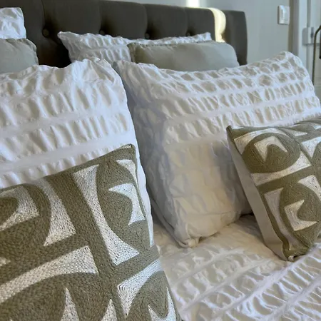 La Demeure Des Sacres - Cathedrale Bed & Breakfast