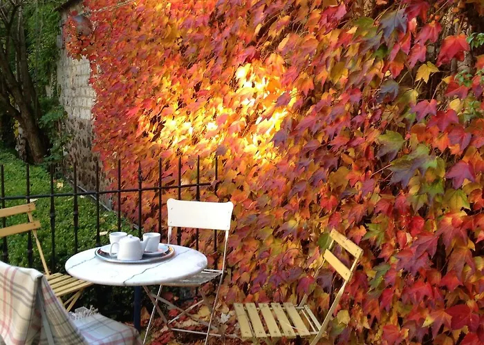 La Demeure Des Sacres - Cathedrale Bed & Breakfast 4*