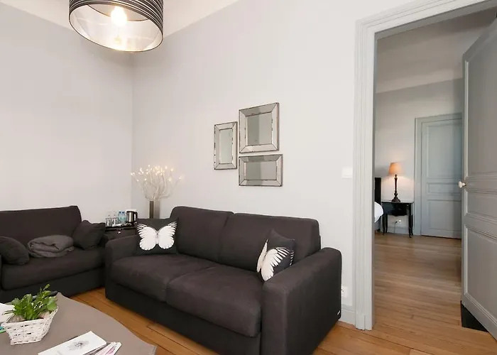 Bed & Breakfast La Demeure Des Sacres - Cathedrale