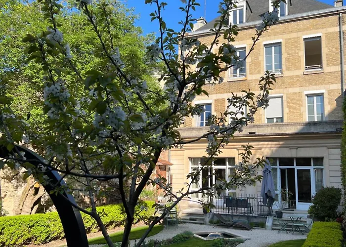 Bed & Breakfast La Demeure Des Sacres - Cathedrale