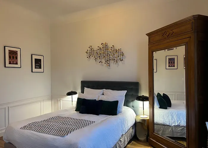 La Demeure Des Sacres - Cathedrale Bed & Breakfast 4*