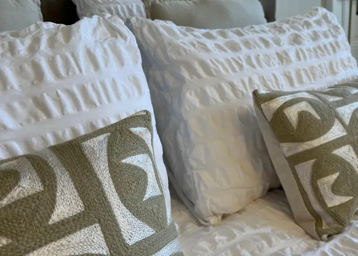 La Demeure Des Sacres - Cathedrale Bed & Breakfast