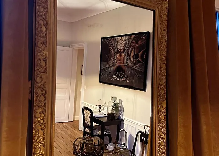 La Demeure Des Sacres - Cathedrale Bed & Breakfast